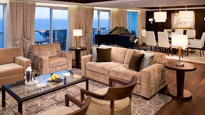 Luxusní nábytek, značkové vybavení i mramorová vana – tohle najdete v kajutě Penthouse Suites.