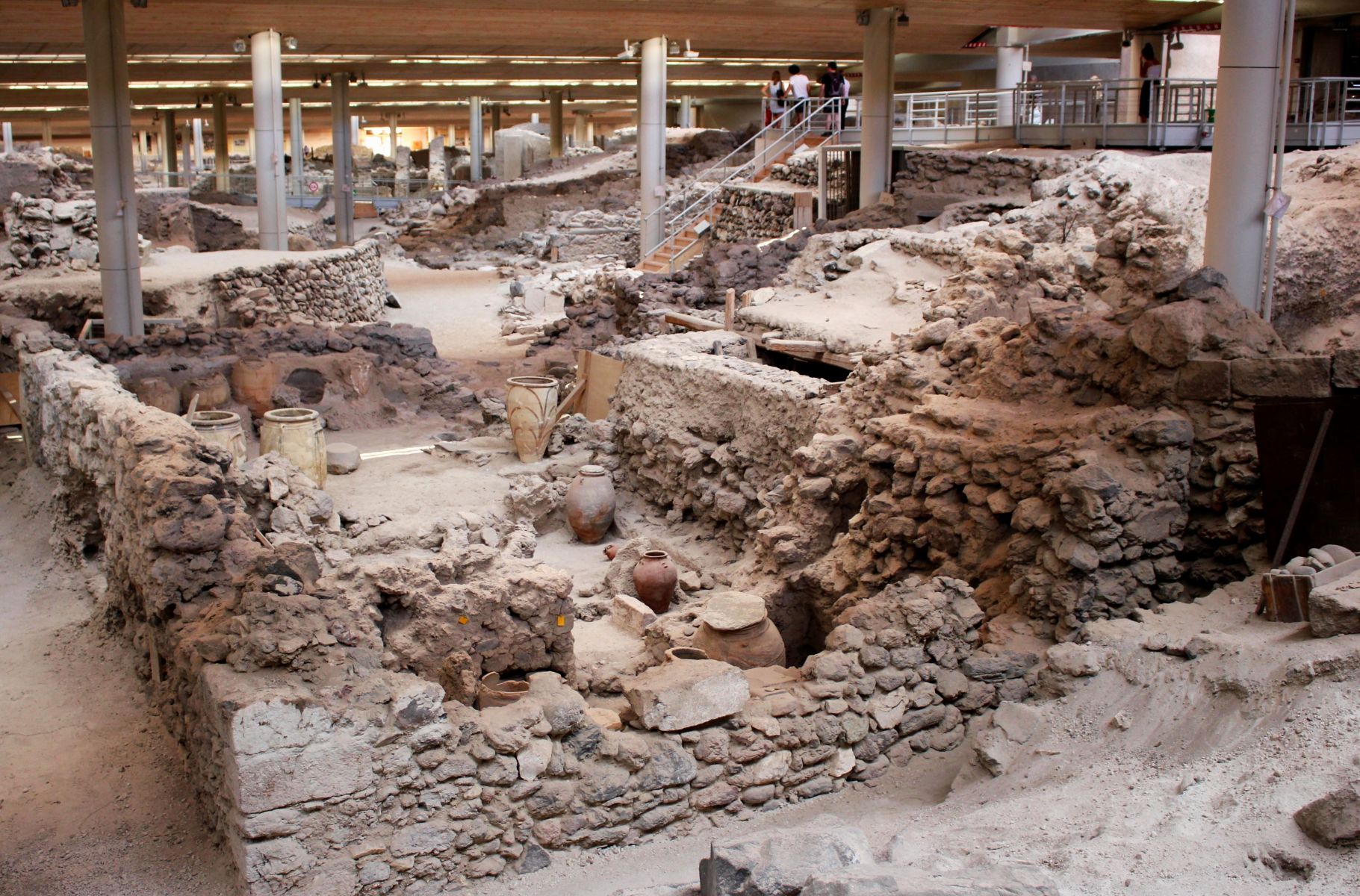Archeologické vykopávky Akrotiri na Santorini.