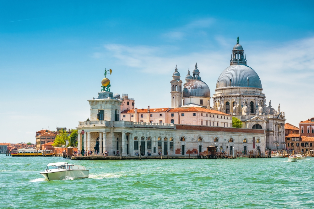 Benátky: Okouzlující město na vodě s romantickou povahou