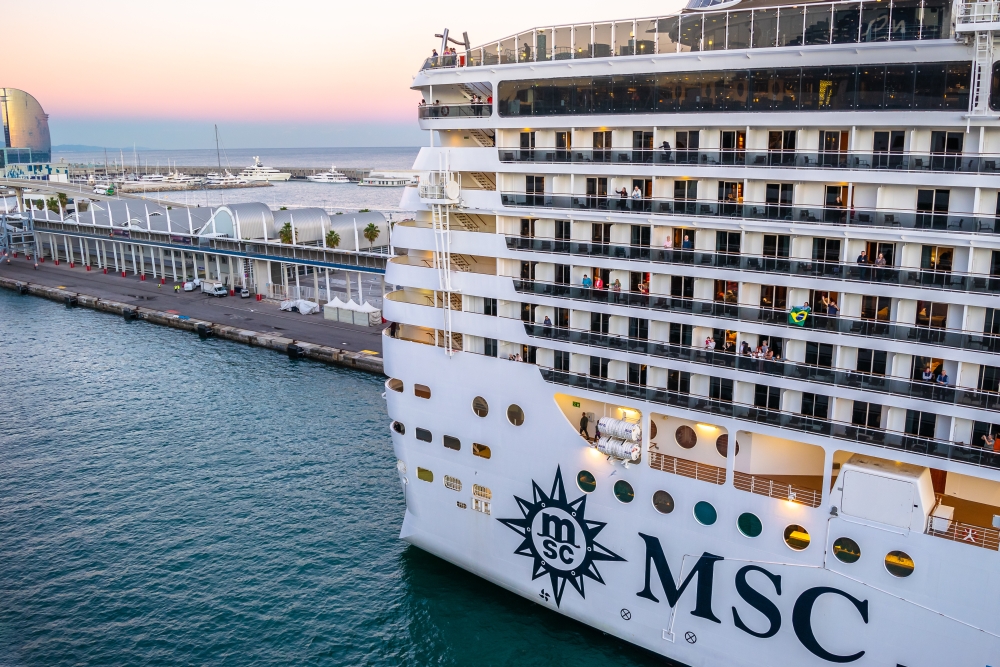Loď MSC Cruises v přístavu Barceloně.