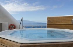 Celebrity Xpedition - Celebrity Cruises - vířivý bazén na lodi