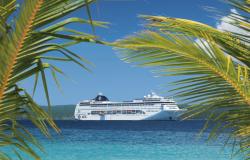 MSC Lirica - MSC Cruises - loď a exotické listnaté prostředí