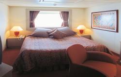MSC Opera - MSC Cruises - manželská postel ve vnější kajutě