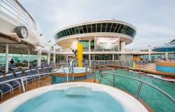 Mariner of the Seas - Royal Caribbean International - bazény na horní palubě lodi