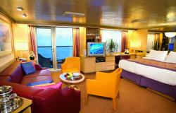 MS Oosterdam - Holland America Line - interiér luxusního apartmánu s privátním balkonem na lodi