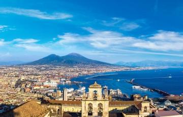 Přístav Neapol, Itálie