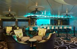 Norwegian Getaway - Norwegian Cruise Lines - moderní interiér baru na lodi