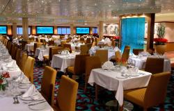 Norwegian Dawn - Norwegian Cruise Lines - jídelní stoly v restauraci na lodi