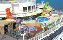 Norwegian Dawn - Norwegian Cruise Lines - dětské centrum T-Rex Kid's Centre na horní palubě lodi