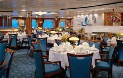 Norwegian Sky - Norwegian Cruise Lines - jídelní stoly v restauraci na lodi