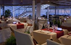 Allure of the Seas - Royal Caribbean International - luxusní jídelna na lodi