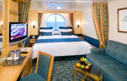 Grandeur of the Seas - Royal Caribbean International - kajuta s manželskou postelí