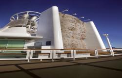 Vision of the Seas - Royal Caribbean International - horolezecká stěna na horní palubě lodi