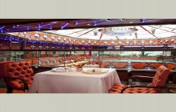 Costa Fascinosa - Costa Cruises - jídelní stůl v patře