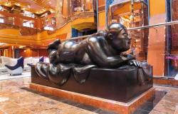 Costa Luminosa - Costa Cruises - dekorativní bronzová socha