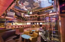 Costa Serena - Costa Cruises - originální výzdoba hlavní promenády lodi